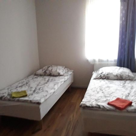 Hostel Lotniskowy Gdańsk Buitenkant foto